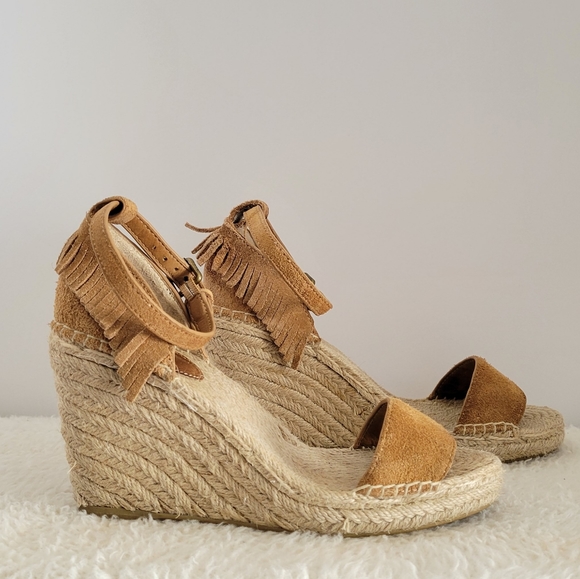Frye Lila Feather Wedge Open Toe Suede Sandal Womens Tan Size 6 - Picture 2 of 12